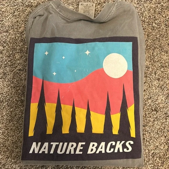 Unisex nature backs size small long sleeve - Picture 2 of 3